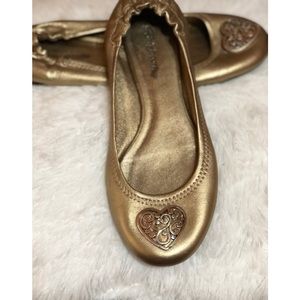 Beautiful Gold Brighton Flats